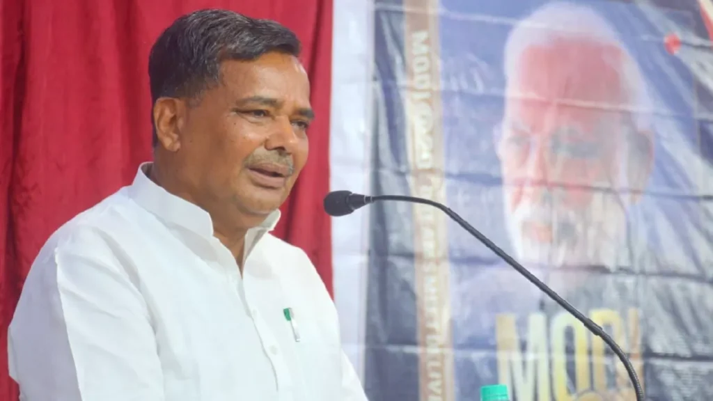 uttar pradesh paryatan mantri